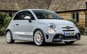 Abarth 595 esseesse (UK) '2019